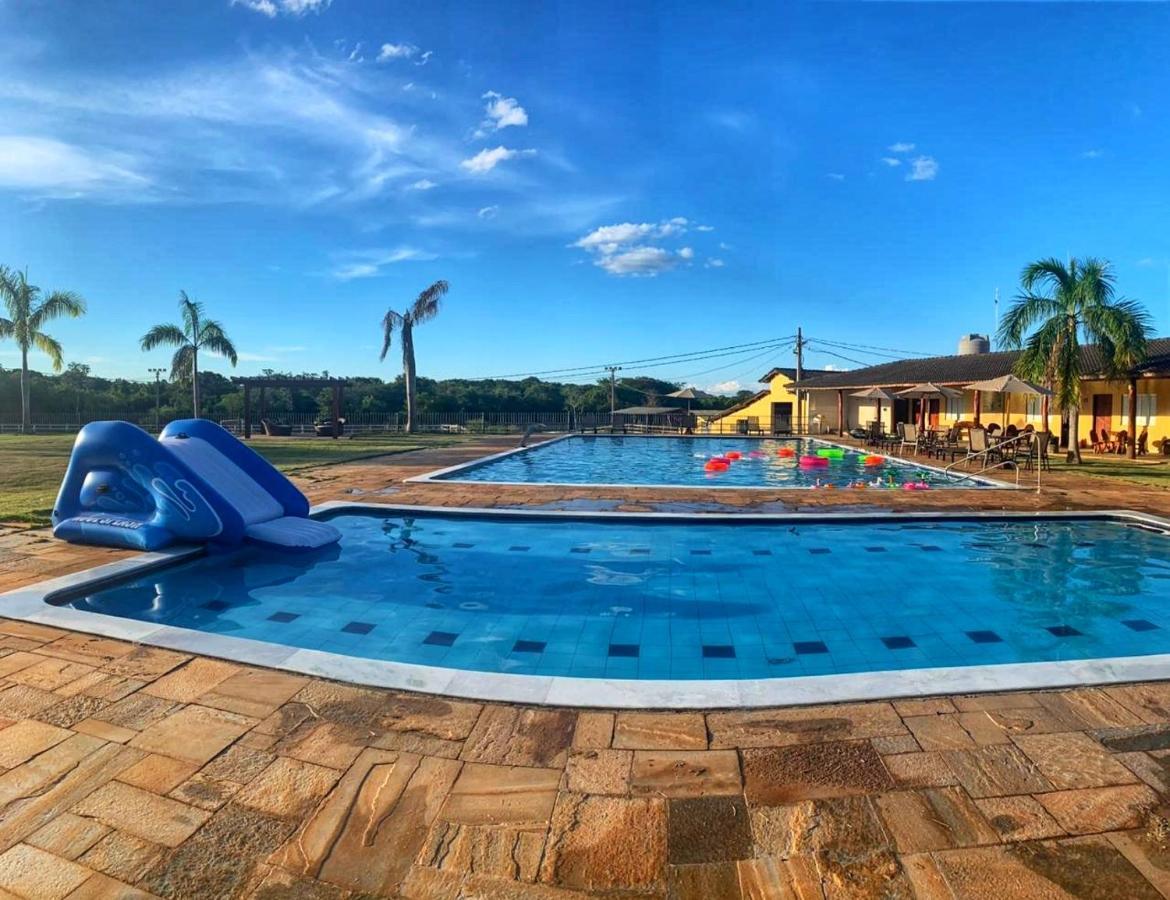 Pousada Haras Santa Rita Poconé Esterno foto