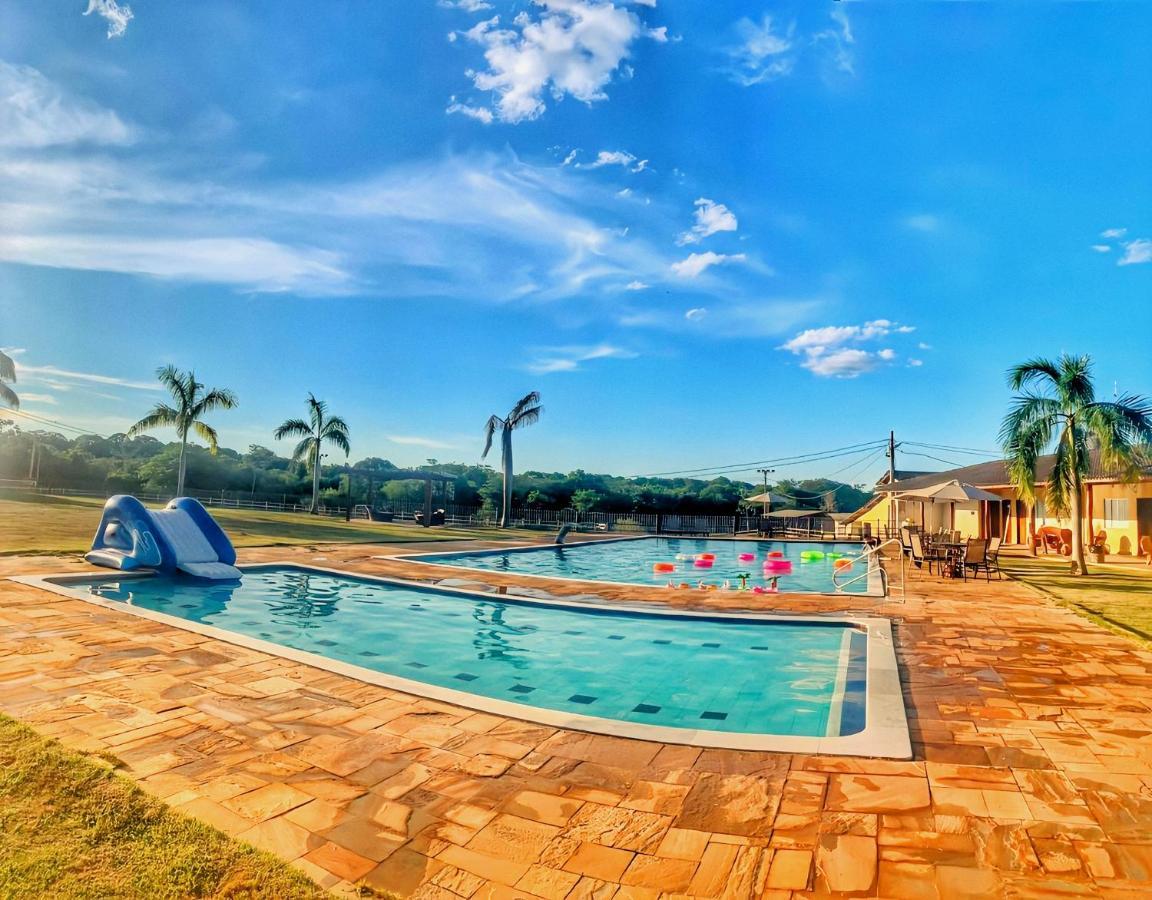 Pousada Haras Santa Rita Poconé Esterno foto