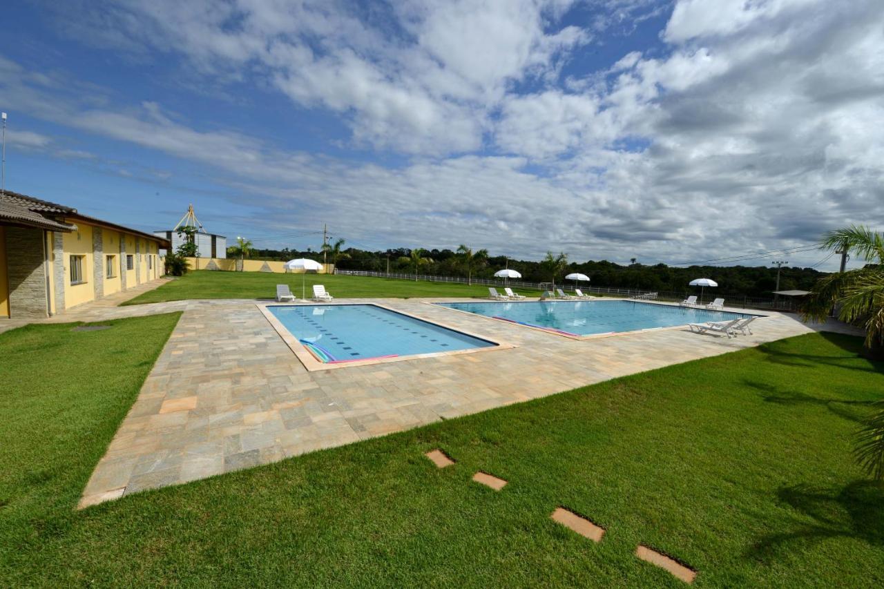Pousada Haras Santa Rita Poconé Esterno foto